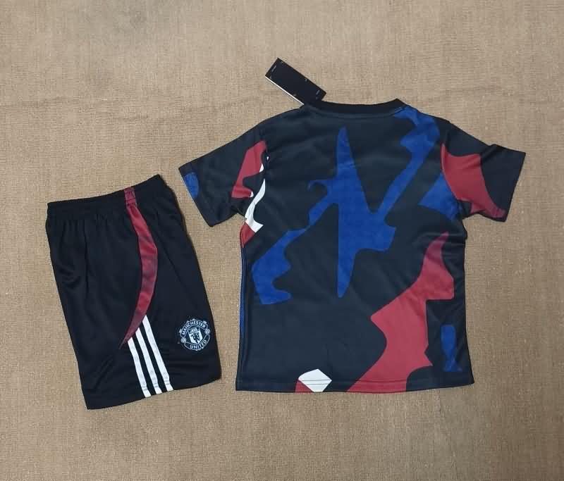 24/25 Manchester United Training Kids Soccer Jersey And Shorts