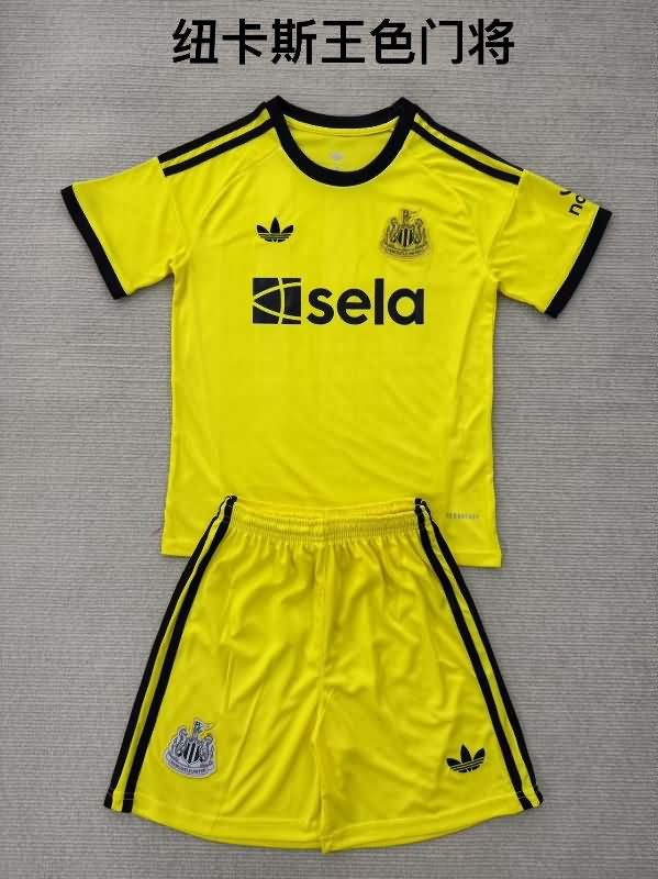 25/26 Newcastle United Goalkeeper Yellow Soccer Jersey