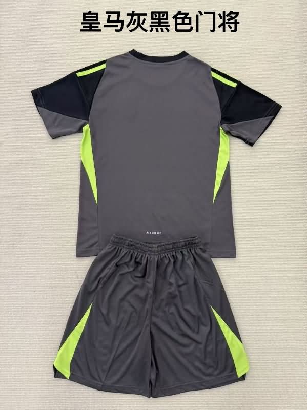 25/26 Real Madrid Goalkeeper Black Soccer Jersey
