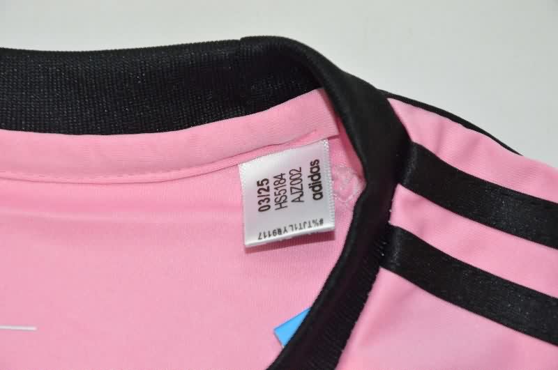 Thailand Quality(AAA) 25/26 Bayern Munich Goalkeeper Pink Soccer Jersey