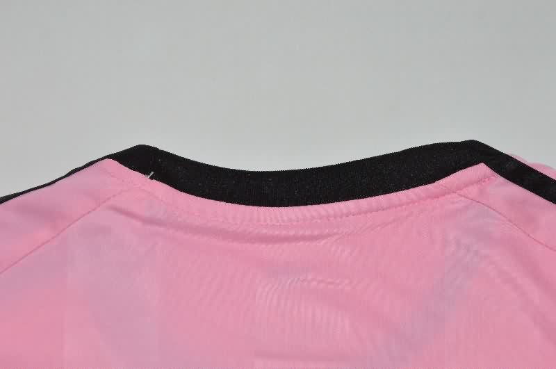 Thailand Quality(AAA) 25/26 Bayern Munich Goalkeeper Pink Soccer Jersey