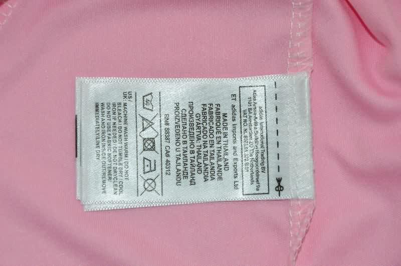 Thailand Quality(AAA) 25/26 Manchester United Goalkeeper Pink Soccer Jersey