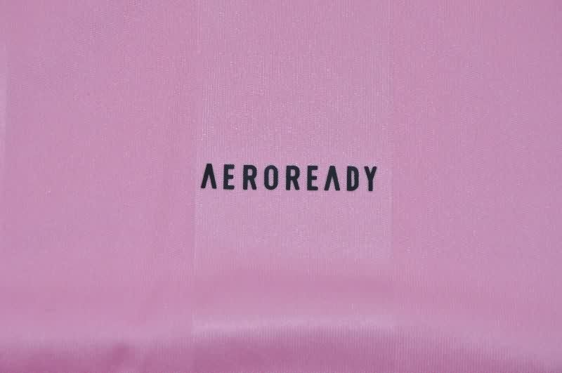 Thailand Quality(AAA) 25/26 Manchester United Goalkeeper Pink Soccer Jersey