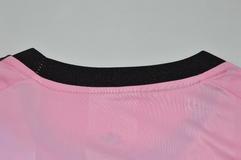 Thailand Quality(AAA) 25/26 Manchester United Goalkeeper Pink Soccer Jersey