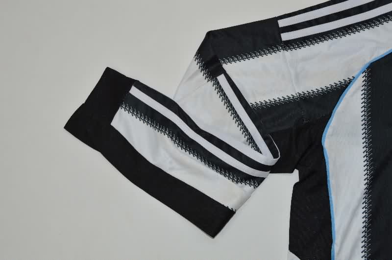 Thailand Quality(AAA) 25/26 Newcastle United Home Long Sleeve Soccer Jersey