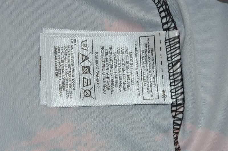 Thailand Quality(AAA) 25/26 Newcastle United Training Soccer Jersey