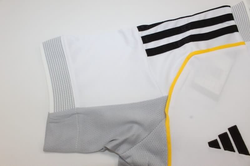 Thailand Quality(AAA) 25/26 Real Madrid Home Women Soccer Jersey Leaked