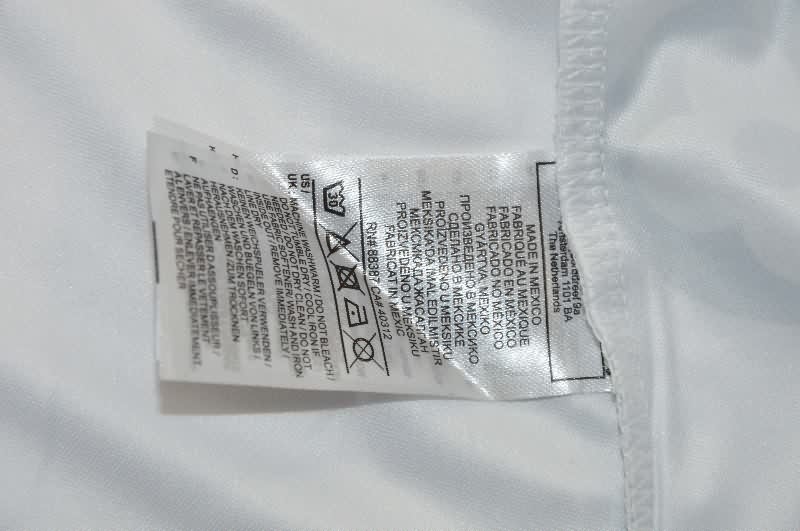 Thailand Quality(AAA) 25/26 Real Madrid Special Soccer Jersey 04