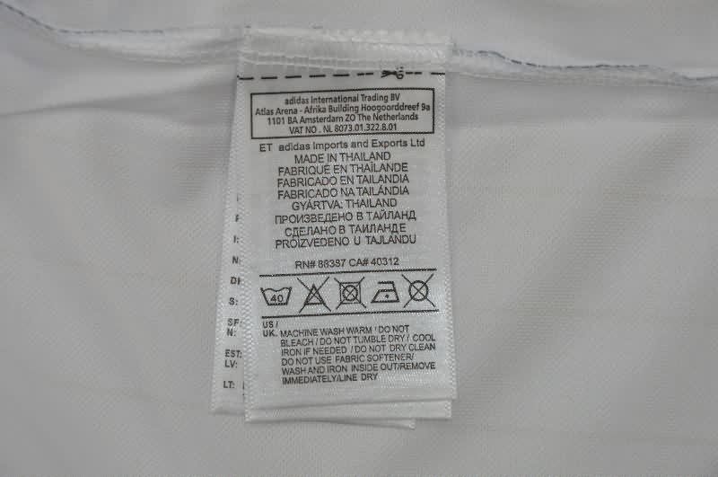 Thailand Quality(AAA) 25/26 Real Madrid White Soccer Jersey 02