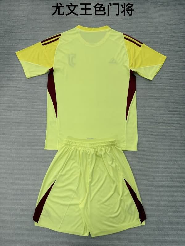 25/26 Juventus Goalkeeper Yellow Kids Soccer Jersey And Shorts