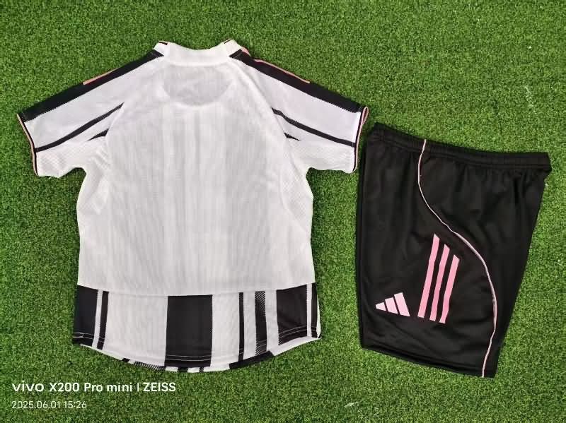 25/26 Juventus Home Kids Soccer Jersey And Shorts (Player)