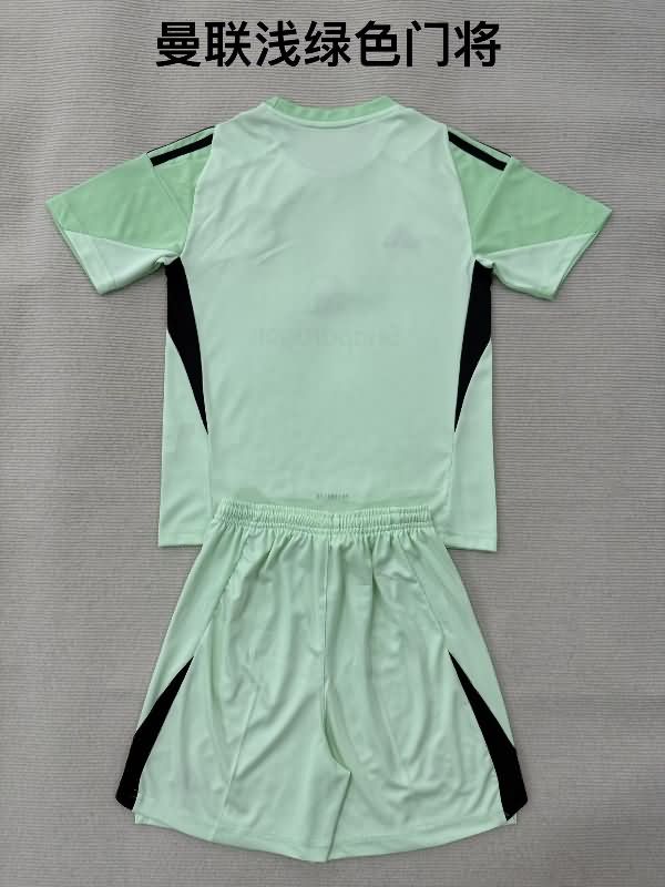 25/26 Manchester United Goalkeeper Green Kids Soccer Jersey And Shorts 02
