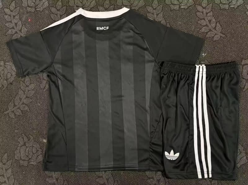 25/26 Real Madrid Goalkeeper Black Kids Soccer Jersey And Shorts Leaked