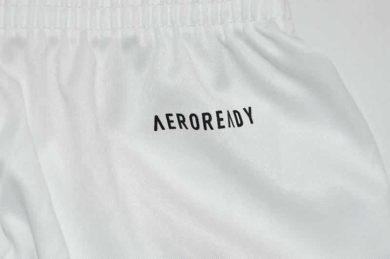 Thailand Quality(AAA) 2025/26 Bayern Munich Away Soccer Shorts