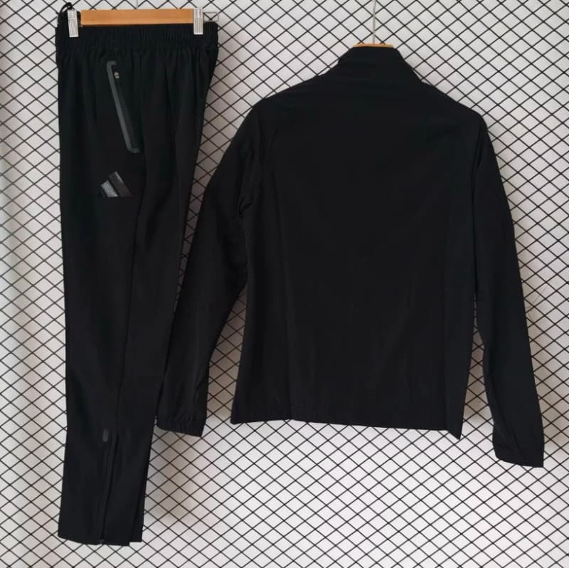 Thailand Quality(AAA) 25/26 Juventus Black Soccer Tracksuit 06
