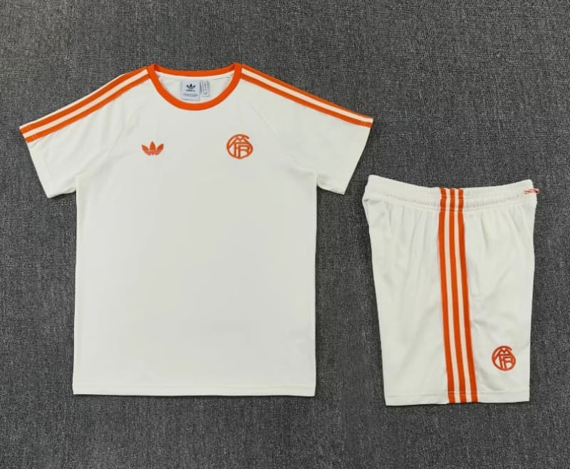 Thailand Quality(AAA) 25/26 Bayern Munich White Soccer Training Sets 05