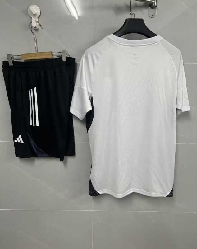Thailand Quality(AAA) 25/26 Manchester United White Soccer Training Sets 04