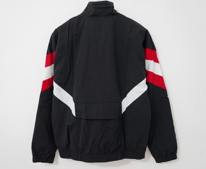 Thailand Quality(AAA) 25/26 Manchester United Black Soccer Windbreaker 06