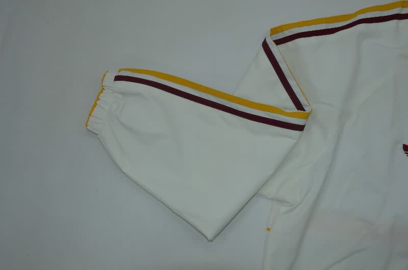 Thailand Quality(AAA) 2026 Spain Beige Soccer Windbreaker