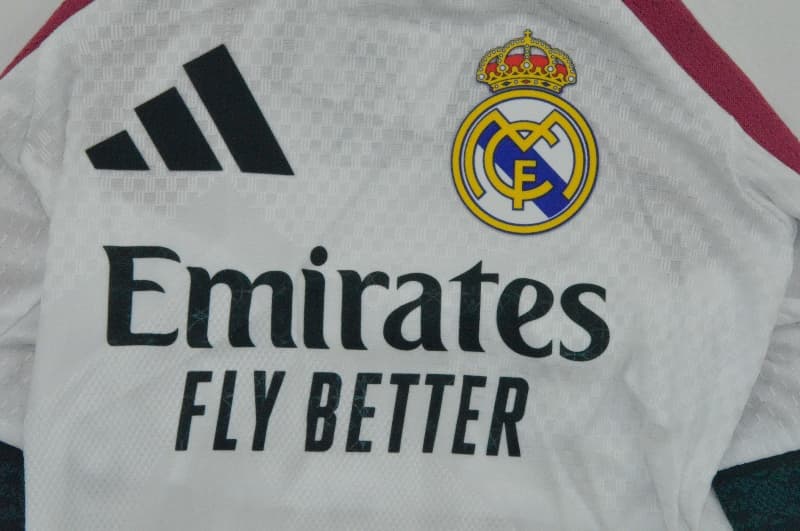 Thailand Quality(AAA) 26/27 Real Madrid Home Pet Soccer Jersey