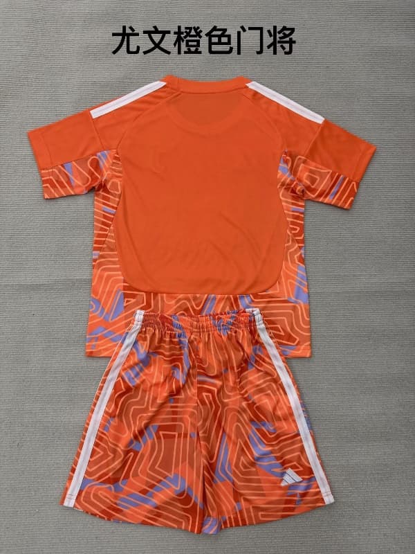 26/27 Juventus Goalkeeper Orange Kids Soccer Jersey And Shorts
