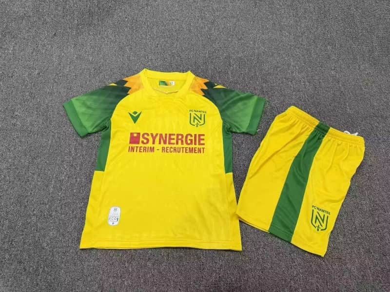 26/27 Nantes FC Home Kids Soccer Jersey And Shorts 26/27 Nantes FC Home Kids Soccer Jersey And Shorts