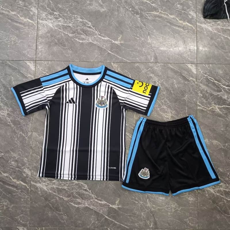 26/27 Newcastle United Home Kids Soccer Jersey And Shorts