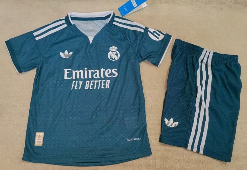 26/27 Real Madrid Away Kids Soccer Jersey And Shorts (Player) Leaked