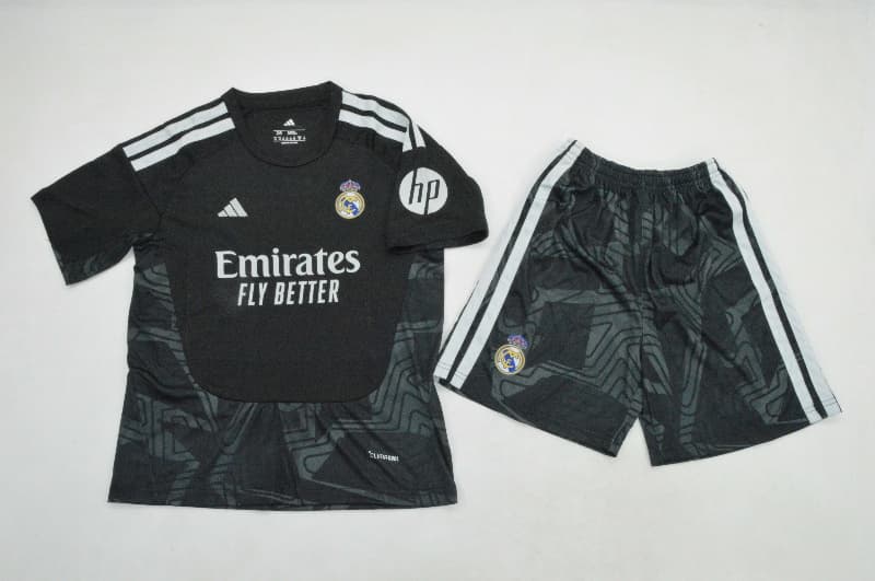 26/27 Real Madrid Goalkeeper Black Kids Soccer Jersey And Shorts