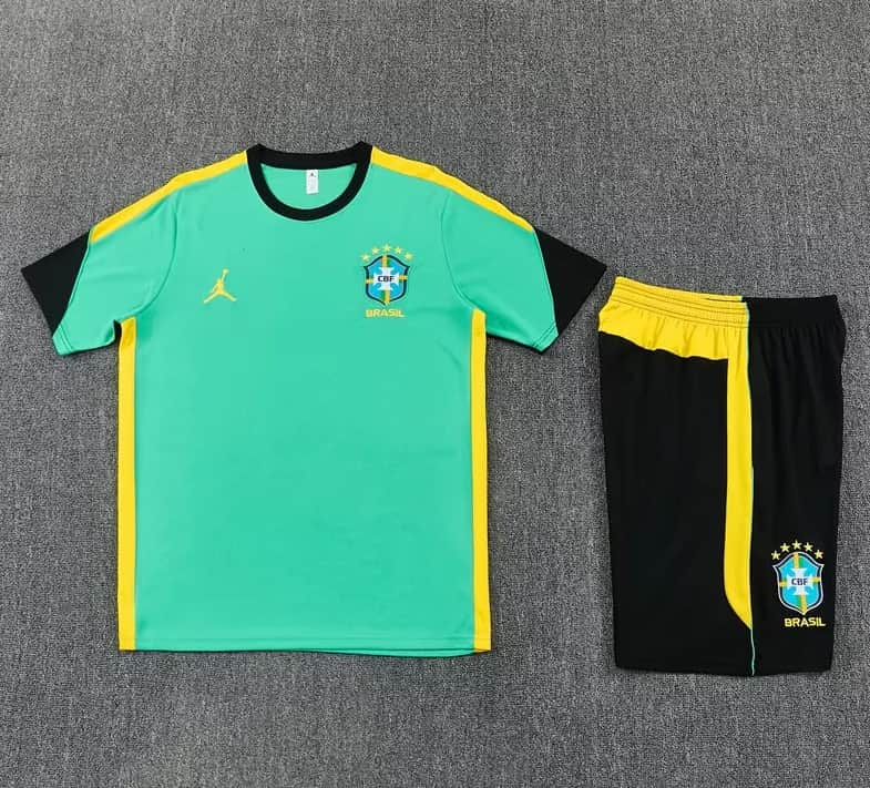 Thailand Quality(AAA) 2026 Brazil Green Soccer Training Sets
