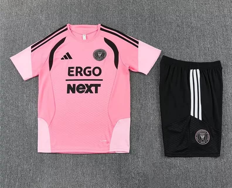 Thailand Quality(AAA) 2026 Inter Miami Pink Soccer Training Sets 03