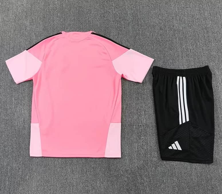 Thailand Quality(AAA) 2026 Inter Miami Pink Soccer Training Sets 03