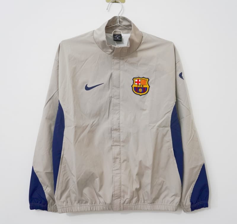 Thailand Quality(AAA) 2003/04 Barcelona Grey Soccer Windbreaker Thailand Quality(AAA) 2003/04 Barcelona Grey Soccer Windbreaker