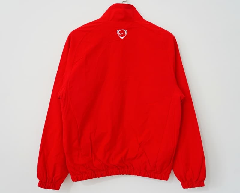 Thailand Quality(AAA) 2010/11 Manchester United Red Soccer Windbreaker
