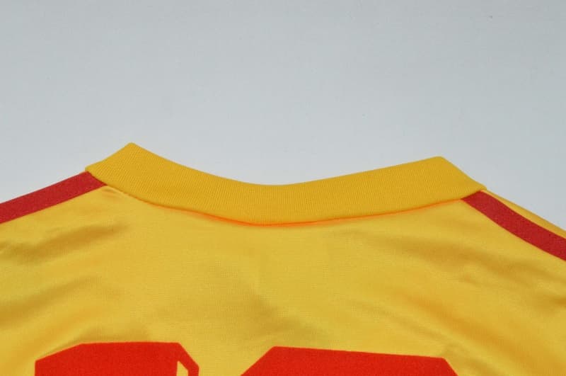 Thailand Quality(AAA) 1990 Colombia Home Women Cropped Soccer Jersey