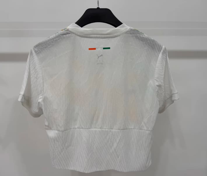 Thailand Quality(AAA) 2026 Ivory Away Women Cropped Soccer Jersey