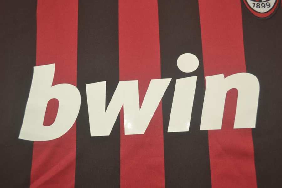 Thailand Quality(AAA) 2009/10 AC Milan Home Retro Soccer Jersey
