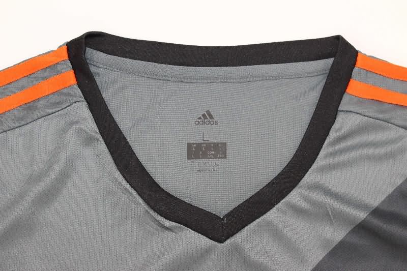 Thailand Quality(AAA) 2016/17 Bayern Munich Away Retro Soccer Jersey