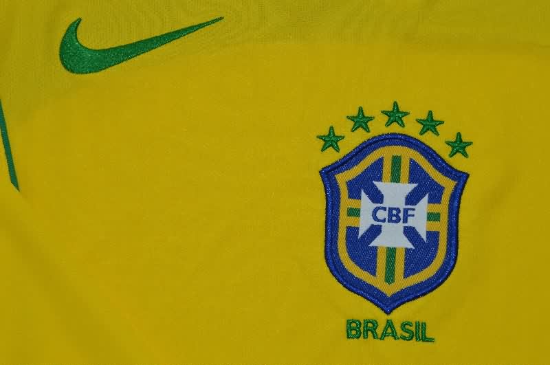 Thailand Quality(AAA) 2004 Brazil Home Retro Long Sleeve Soccer Jersey