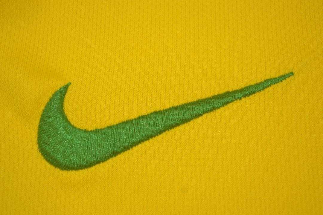 Thailand Quality(AAA) 2006 Brazil Home Retro Soccer Jersey