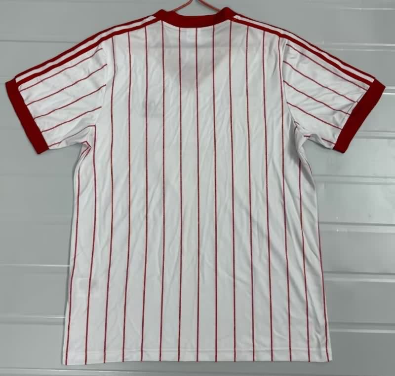 Thailand Quality(AAA) 1982/83 CCCP Away Retro Soccer Jersey