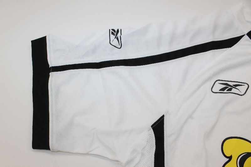 Thailand Quality(AAA) 2005 Colo Colo Home Retro Soccer Jersey