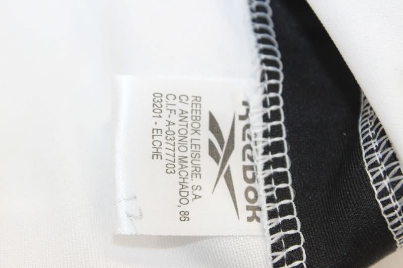 Thailand Quality(AAA) 2005 Colo Colo Home Retro Soccer Jersey