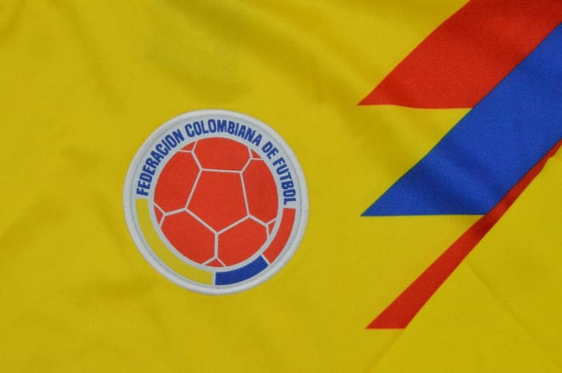 Thailand Quality(AAA) 1990 Colombia Home Retro Long Sleeve Soccer Jersey