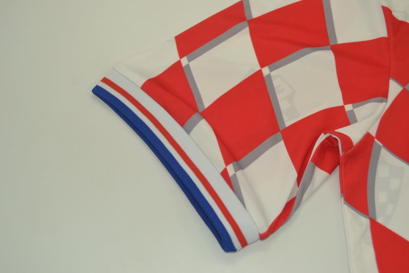 Thailand Quality(AAA) 1998 Croatia Home Retro Soccer Jersey