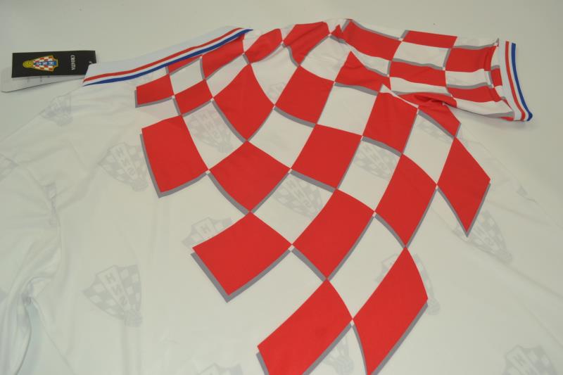 Thailand Quality(AAA) 1998 Croatia Home Retro Soccer Jersey