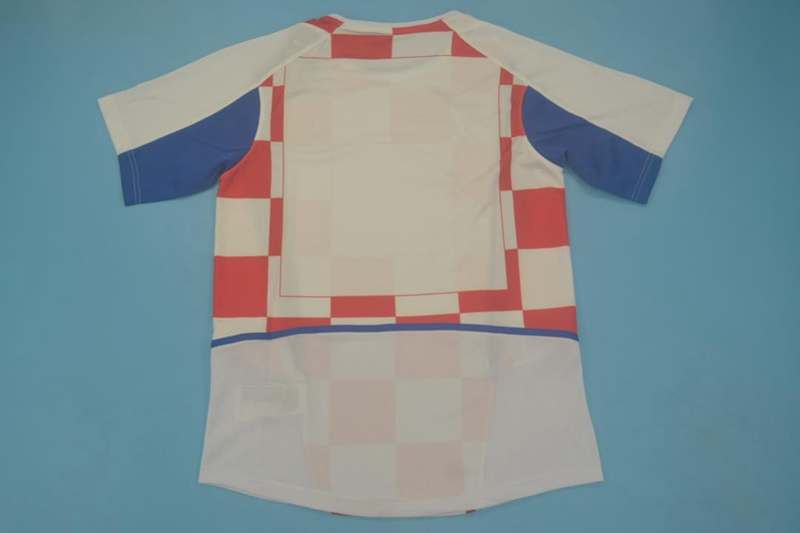 Thailand Quality(AAA) 2002 Croatia Home Retro Soccer Jersey