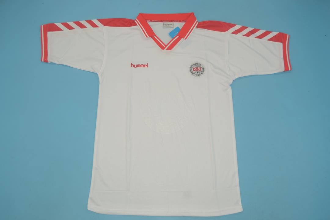 Thailand Quality(AAA) 1998 Denmark Away Retro Soccer Jersey