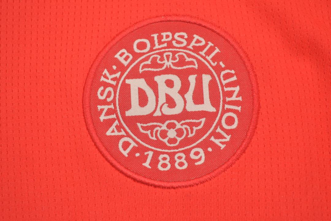 Thailand Quality(AAA) 1998 Denmark Home Retro Soccer Jersey