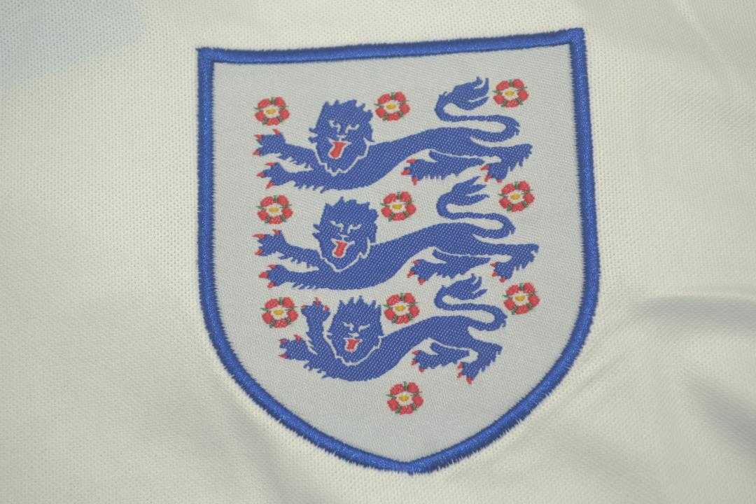 Thailand Quality(AAA) 1980 England Home Retro Soccer Jersey
